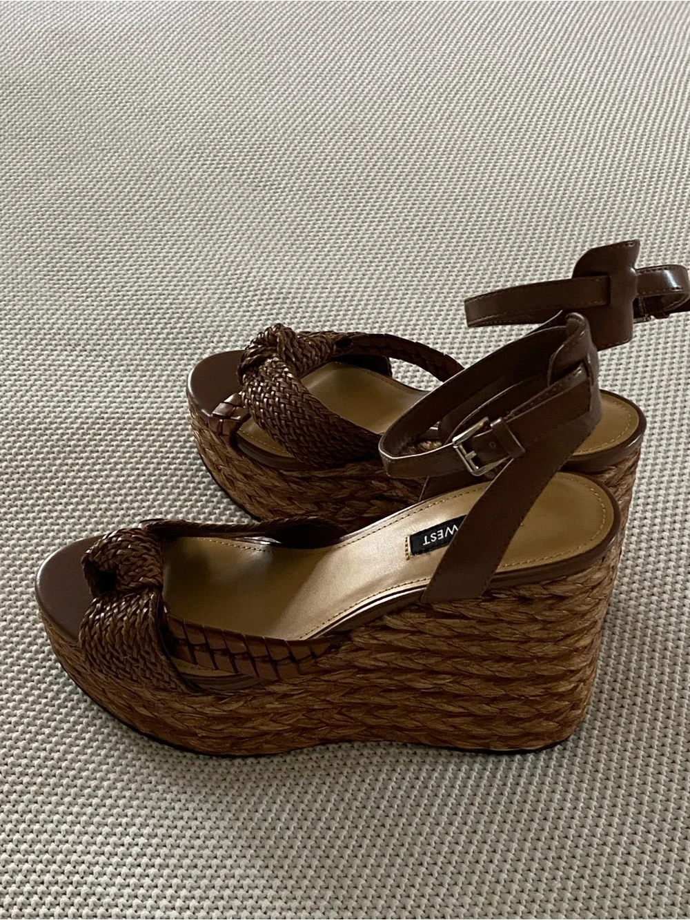Nine West 8M Cognac Brown Braided Knot Platform Wedge Sandals
